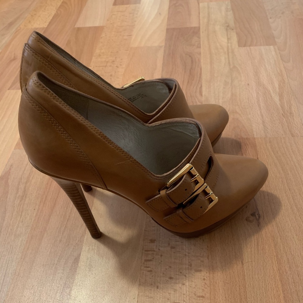 Michael Kors Becca Pumps